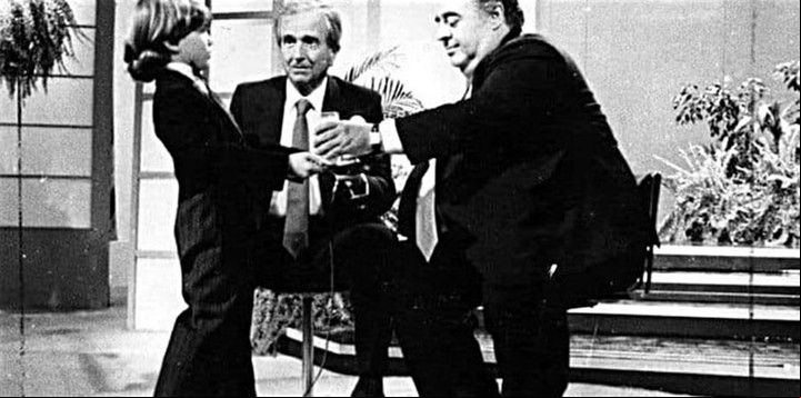 Otra escena de "Homenaje", con Marceo y Jorge Porcel. Y un Guidito que pedía pista.