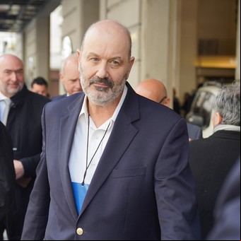 Tras la disolución de la AFIP, Sturzenegger elimina dos circulares emblemáticas de la Aduana