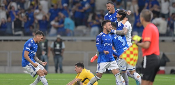 De la roja de Advíncula al penal de Merentiel: Boca puso el corazón ante Cruzeiro, pero falló en la primera y en la última de la noche y se fue de la Copa Sudamericana 