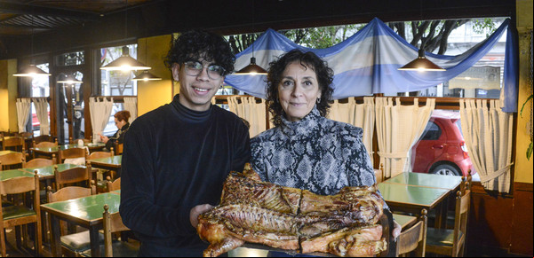 En Floresta, los 50 años de un tradicional bodegón donde se puede comer lechón a buen precio todos los días