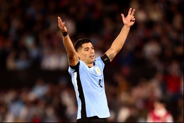 Luis Suárez le puso el broche a su carrera en Uruguay: quedarán en la memoria sus goles y aquella mano salvadora en Sudáfrica