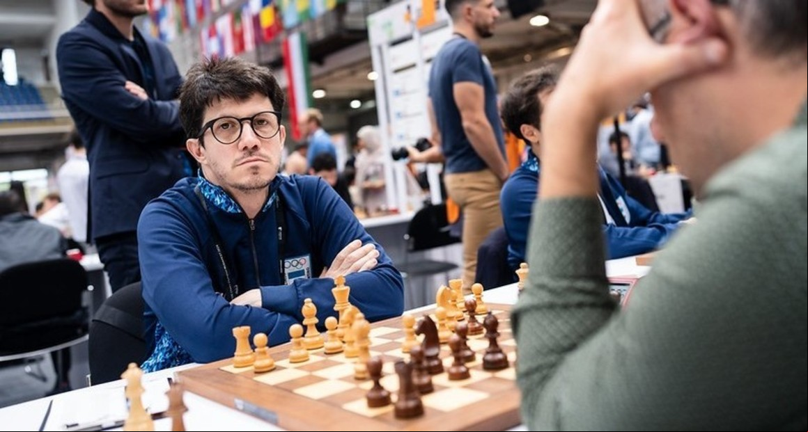 La odisea de Diego Flores, heptacampeón argentino de ajedrez: lo acusaron de hacer trampa por un chip de celular en su billetera y al otro día le ganó al 13° del mundo