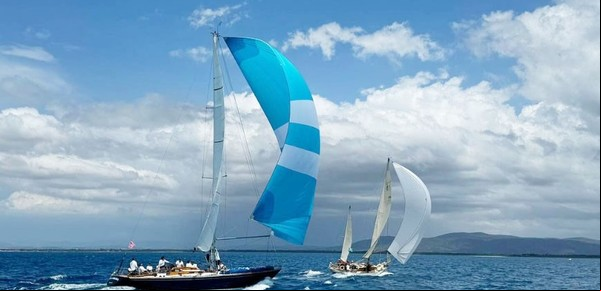 Matrero, el icónico velero argentino que surca las aguas del mundo, busca agrandar su leyenda en la Costa Azul