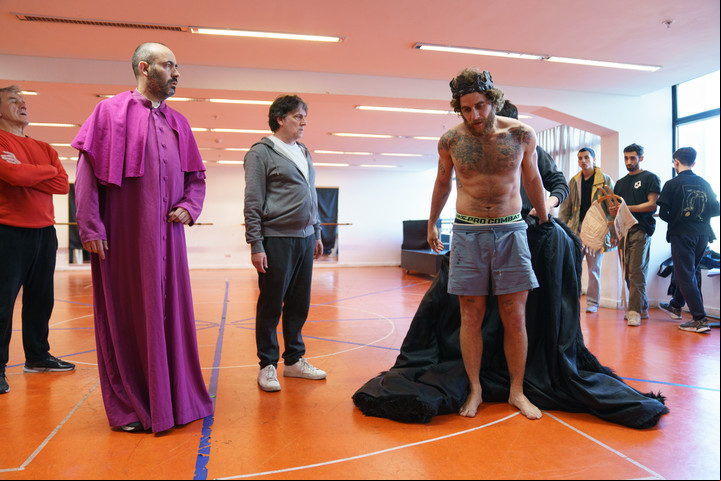 Ensayos de Eduardo II, versión libre de Carlos Gamerro y Alejandro Tantanian. Foto: Juano Tesone