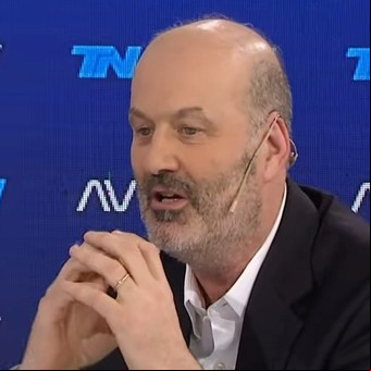 Federico Sturzenegger planteó una alternativa a la privatización de Aerolíneas Argentinas: "Una buena posibilidad es dársela a los empleados"