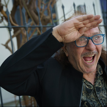 Miguel Zavaleta: el cantante de Suéter dice que los humanos no manejan la Tierra y cree en los extraterrestres
