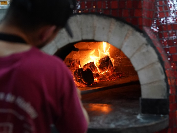 El horno de la pizzería. 
Foto: Emmanuel Fernández.
