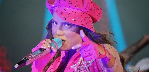 Emilia, Tini, Maria Becerra, Duki: por qué triunfan rápido, ganan millones y están angustiados