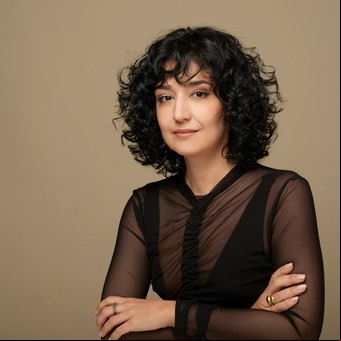 Alaleh Nejafian: “Pasamos de no responder más al mandato de eternidad a no saber cómo pasar un rato juntos”