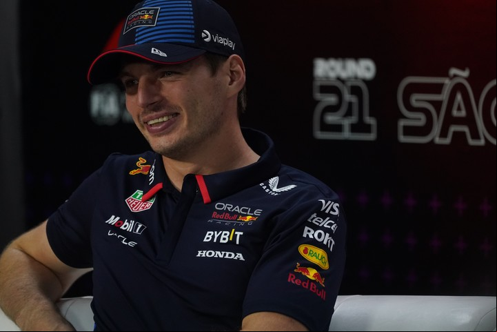 Verstappen habló justo después de Colapinto y Hamilton. Foto Juano Tesone / Enviado especial