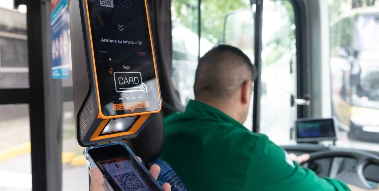 Cambios en el boleto de colectivos: en qué líneas de la Ciudad ya se puede pagar con tarjeta de crédito y débito