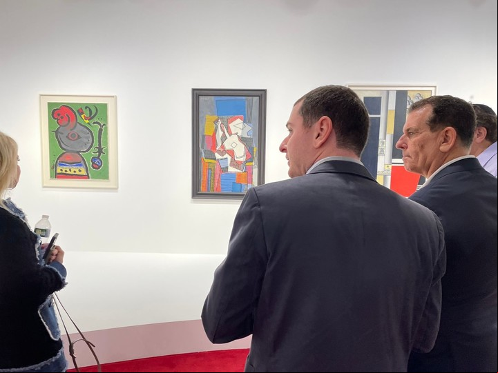 El stand de los picassos en Art Basel.