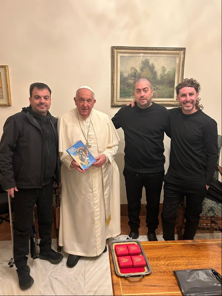 El papa Francisco recibió a Luis Lamas, Patricio Santos Fontanet y Juano Falcone en el Vaticano, de No nos cuenten Cromañón.