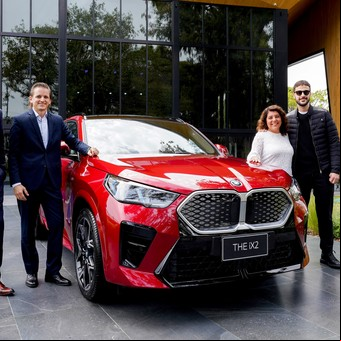 BMW lanzó en Argentina la nueva BMW X2 y su primer vehículo 100% eléctrico con un mega evento en la Costanera Norte de CABA
