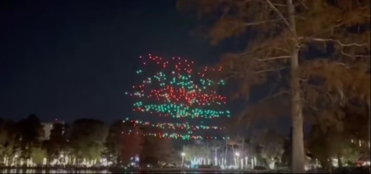 Los drones simulaban un árbol navideño gigante hasta que todo terminó muy mal.