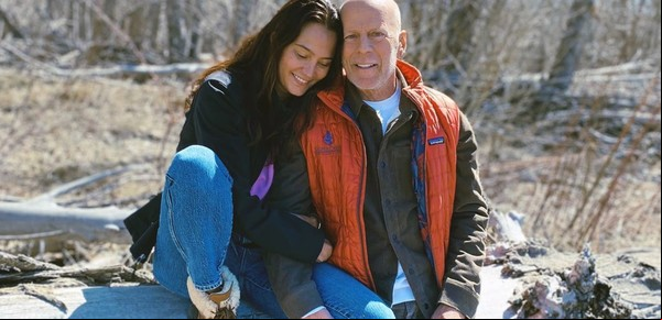 La esposa de Bruce Willis subió un emotivo video del actor cantando