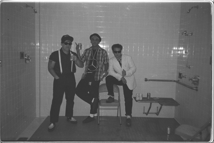 Luciano "El Tirri" Giugno junto a Vicentico y Sr. Fklavio en Los Fabulosos Cadillacs. Foto archivo Clarín