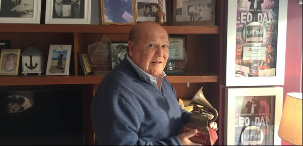 Murió Leo Dan, un cantautor inolvidable: el acoso de las fanáticas, la entrevista con un presidente y su devoción por Jesucristo