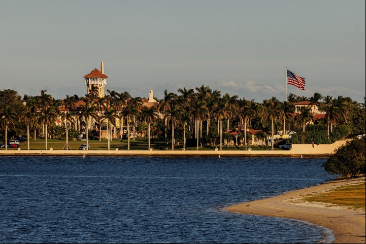 El Sr. Trump convirtió Mar-a-Lago en un club y hotel sólo para en la década de 1990. Foto Scott McIntyre para The New York Times