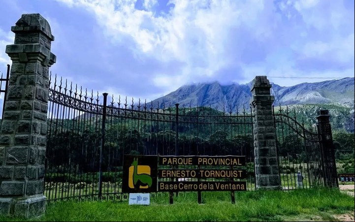 El Parque Provincial Ernesto Tornquist es un lugar que permite a los visitantes desconectarse del bullicio urbano. Foto: Instagram @parqueprovincialtornquist.