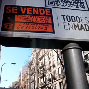 Por la crisis de la vivienda, España ordena a Airbnb bloquear cerca de 66.000 alojamientos de vacaciones