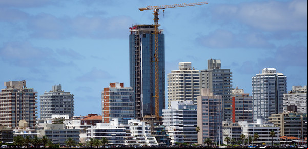 Así es por dentro el World Trade Center, primer edificio de oficinas que está en Punta del Este pero no en Uruguay
