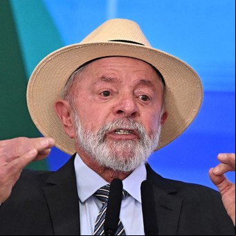 El gobierno de Lula da Silva denuncia que los brasileños deportados de EE.UU. fueron esposados y condenó el matrato