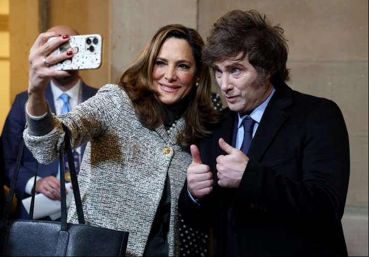 La congresista María Elvira Salazar junto a Javier Milei.
