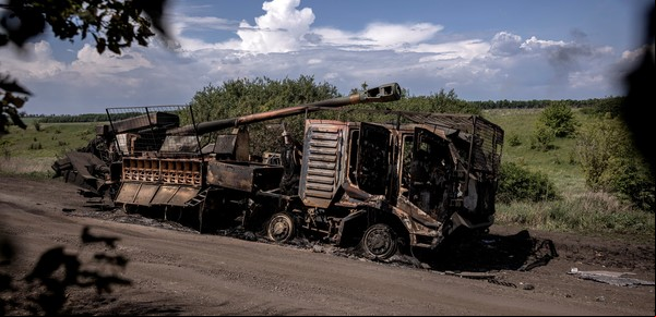 Ante los reveses y las deserciones en el frente, Ucrania detiene a sus comandantes