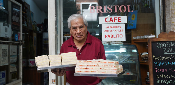 En Retiro, la confitería de 94 años famosa por sus sándwiches de miga y los alfajores que comieron Lady Di y la reina Máxima