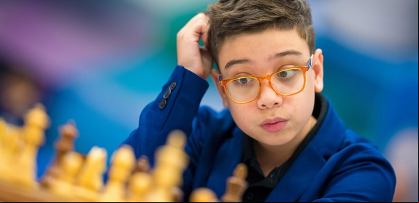 En modo Karpov y Carlsen, Faustino Oro se abre paso con victorias en el torneo de ajedrez más importante de su vida