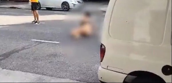 Una mujer semidesnuda se tiró de un balcón en Palermo y detuvieron a un cirujano plástico acusado de prostituirla
