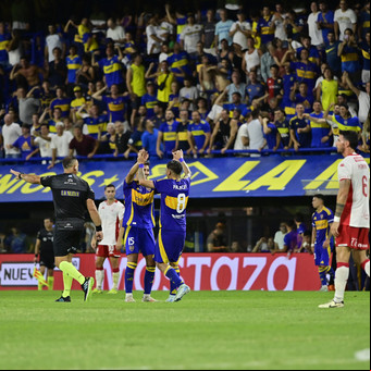 Con un golazo del chileno Palacios, Boca le ganó a Huracán y sumó su primera victoria en el Torneo Apertura