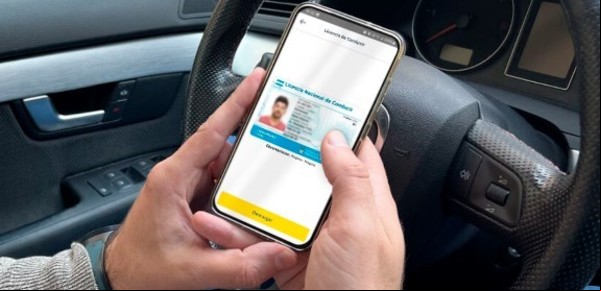 Más facilidad para importar autos y autopartes, licencia de conducir digital y peajes inteligentes: modificaron por decreto la Ley de Tránsito