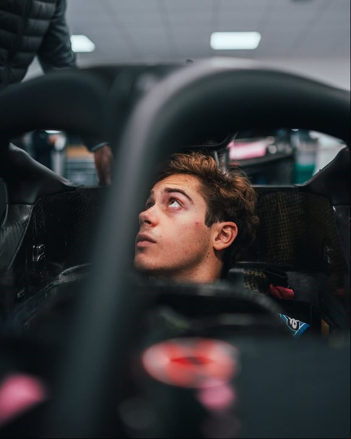 Franco Colapinto, en un día de trabajo con el Alpine F1 Team. Foto: Instagram @alpinef1team