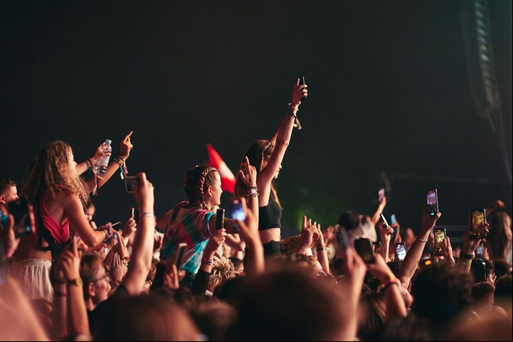 Entre los principales artistas, se destacan Barbi Recanati, Isla de Caras, Clara Cava y Tom Quintans. Foto: Unsplash.