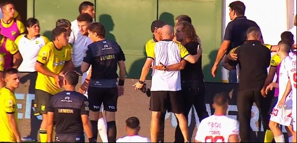 Caliente final en Florencio Varela: Barracas Central se lo empató a Defensa y Justicia con un penal y lo privó de ser líder