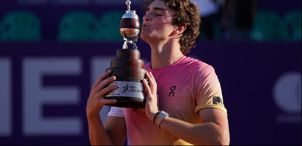Joao Fonseca dio el golpe en Buenos Aires, aplastó a Francisco Cerúndolo y es el campeón más joven de la historia del Argentina Open