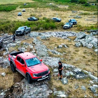 Así fue la aventura con 6.300 caballos de Ford y las pick-ups más potentes del país