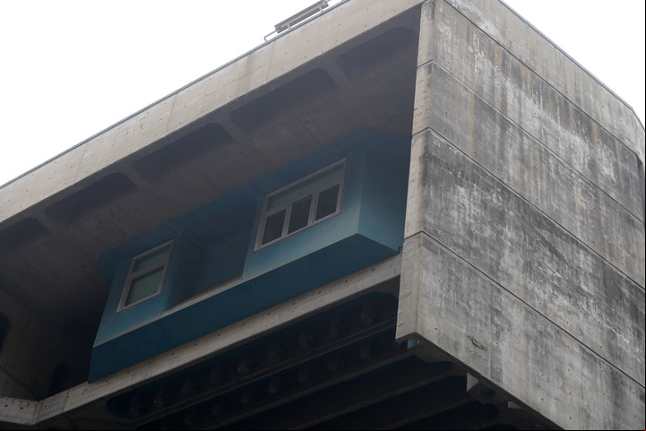 En lo alto de la ochava del ex Banco de Londres. Foto Guillermo Rodriguez Adami