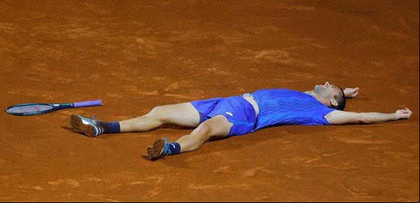 ATP 250 de Santiago: Sebastián Báez cayó con el serbio Laslo Djere y no pudo volver a celebrar tras la victoria en Río de Janeiro