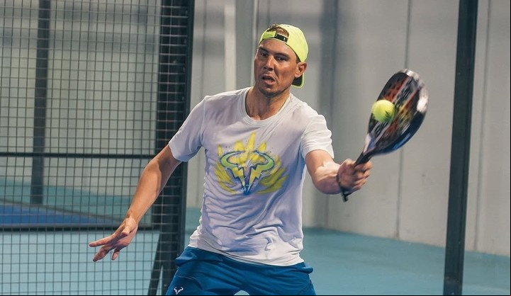 Desde su retiro, Rafael Nadal dedica parte de su tiempo libre a jugar al pádel.