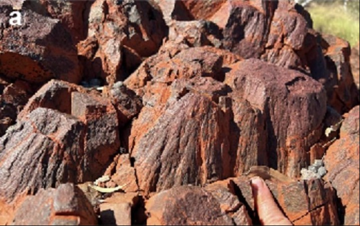 Picos del cráter que dejó la explosión (C.L. Kirkland et al.).
