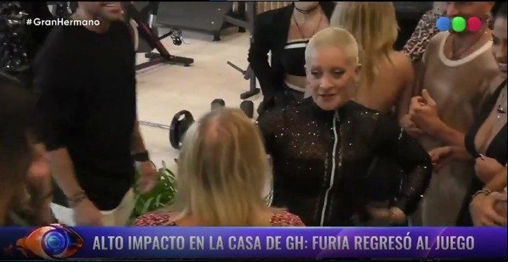 Juliana Furia Scaglione saluda a sus compañeros de Gran Hermano. Captura TV
