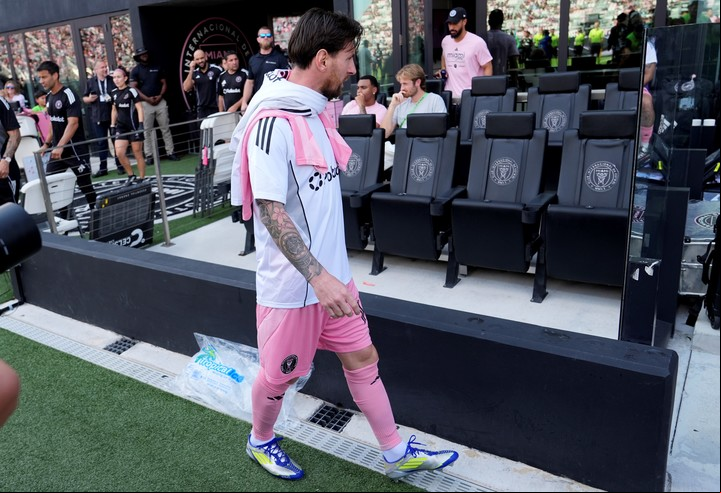 Lionel Messi estuvo en el banco y no sumó minutos el domingo en el partido ante Charlotte FC. Foto: Lynne Sladky / AP.