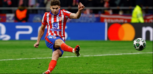 El penal de Julián Álvarez y la polémica en la eliminación del Atlético de Madrid vs Real Madrid: ¿hubo doble toque del argentino?