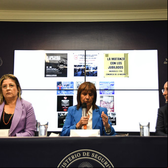 Bullrich les pidió a los clubes la "expulsión inmediata" para los socios presentes en la marcha de los jubilados