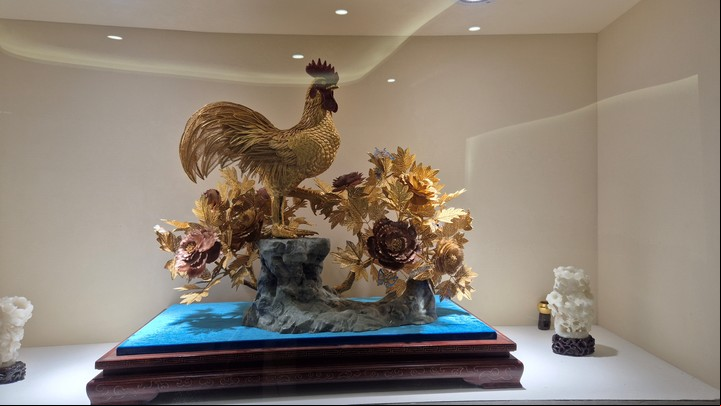 Una impresionante artesanía hecha a mano con alambres e hilos.