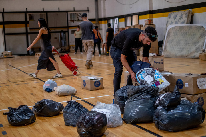 El club social y deportivo Olimpo usó sus instalaciones para recibir evacuados y donaciones. Foto Diego Izquierdo 
