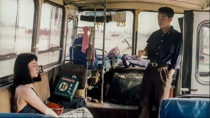 "Caught by the Tides", de Jia Zhang-ke.